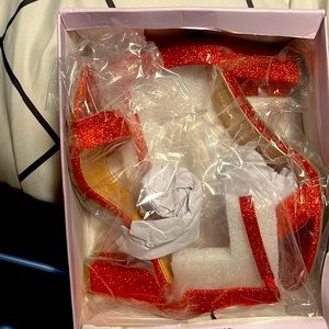 new red wedges. originally got them for 58 but asking for 15-30